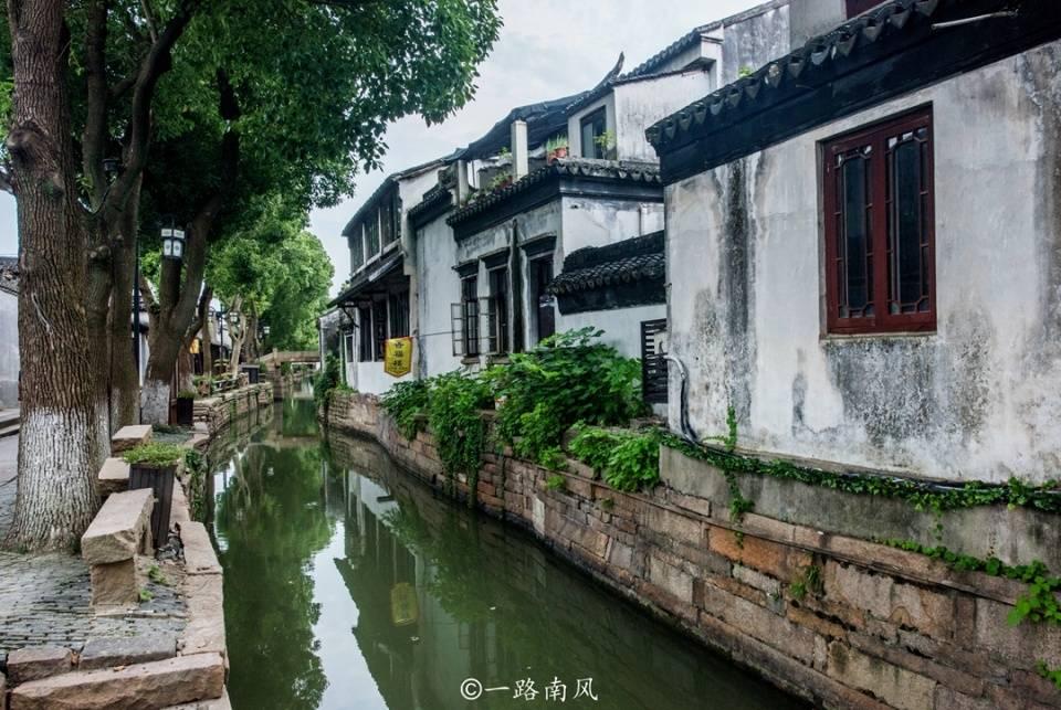 “反诈”+“非遗” 安康铁警春运路上为旅客送福送平安